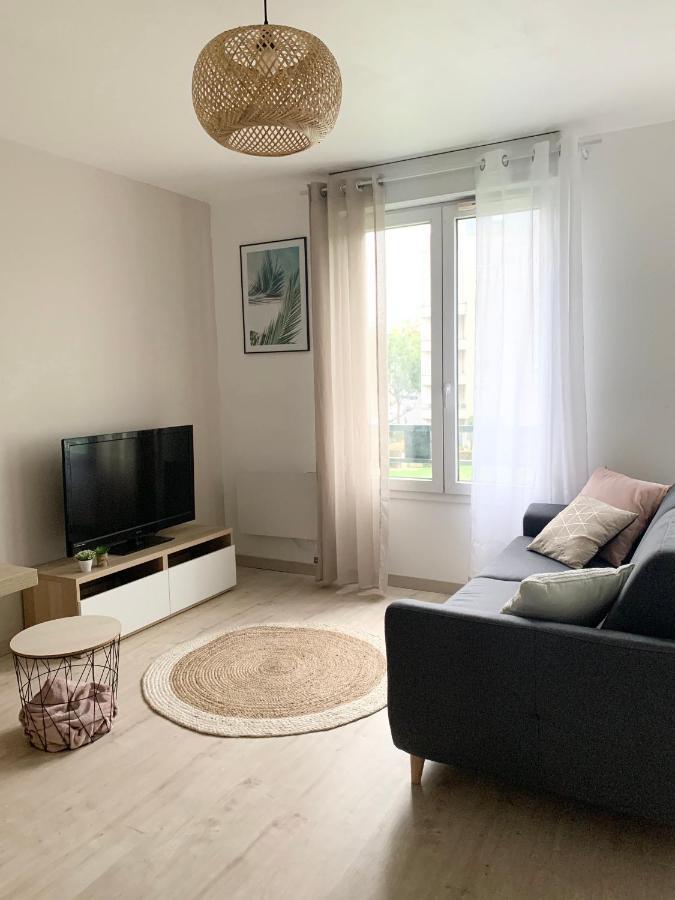 Studio 30M2 - Au Pied De La Gare - Parking Сержі Екстер'єр фото